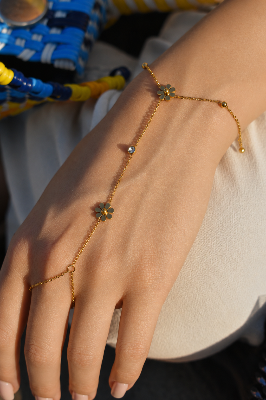Luna di Mare Hand Chain