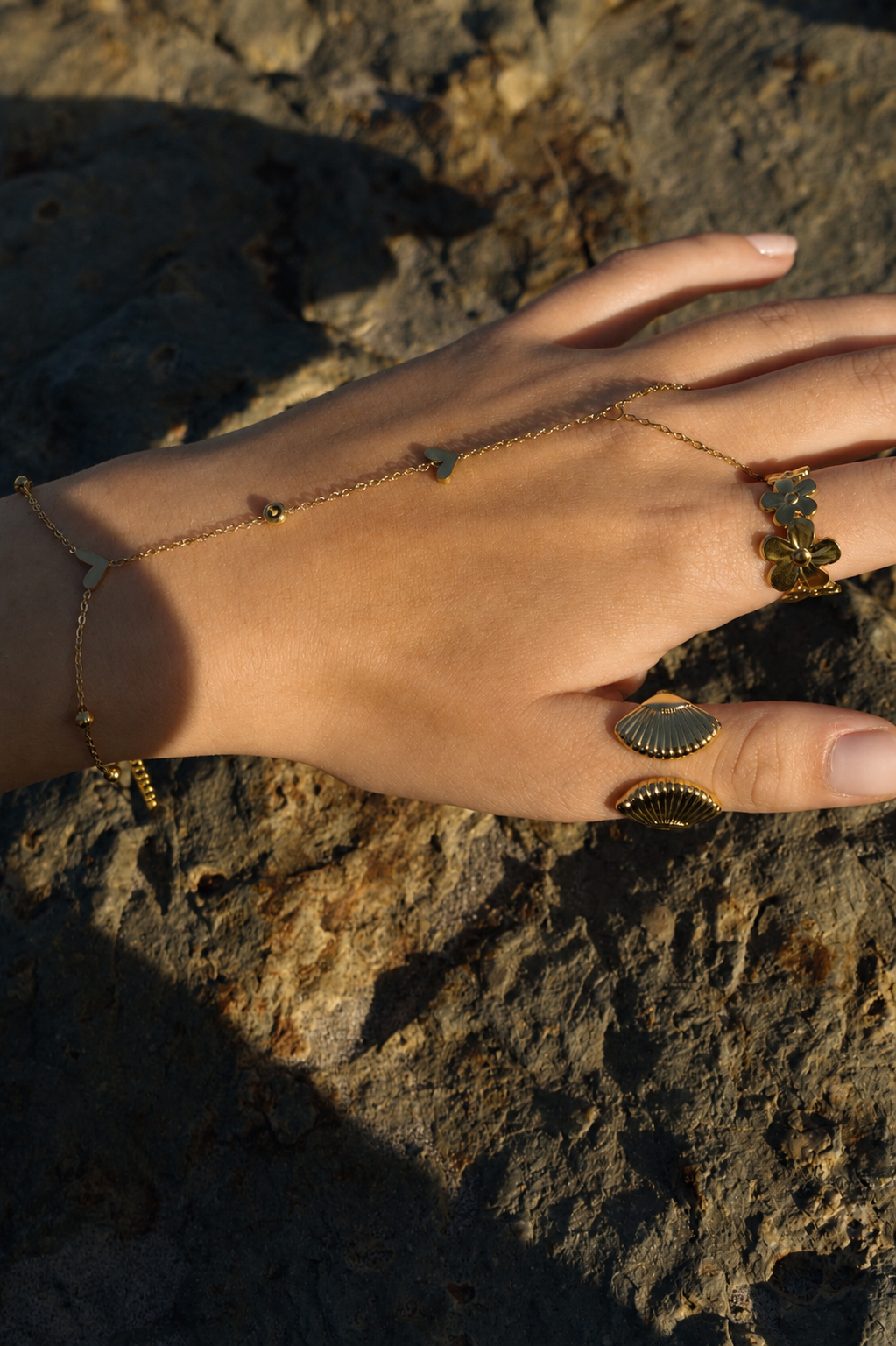 Luna di Mare Hand Chain