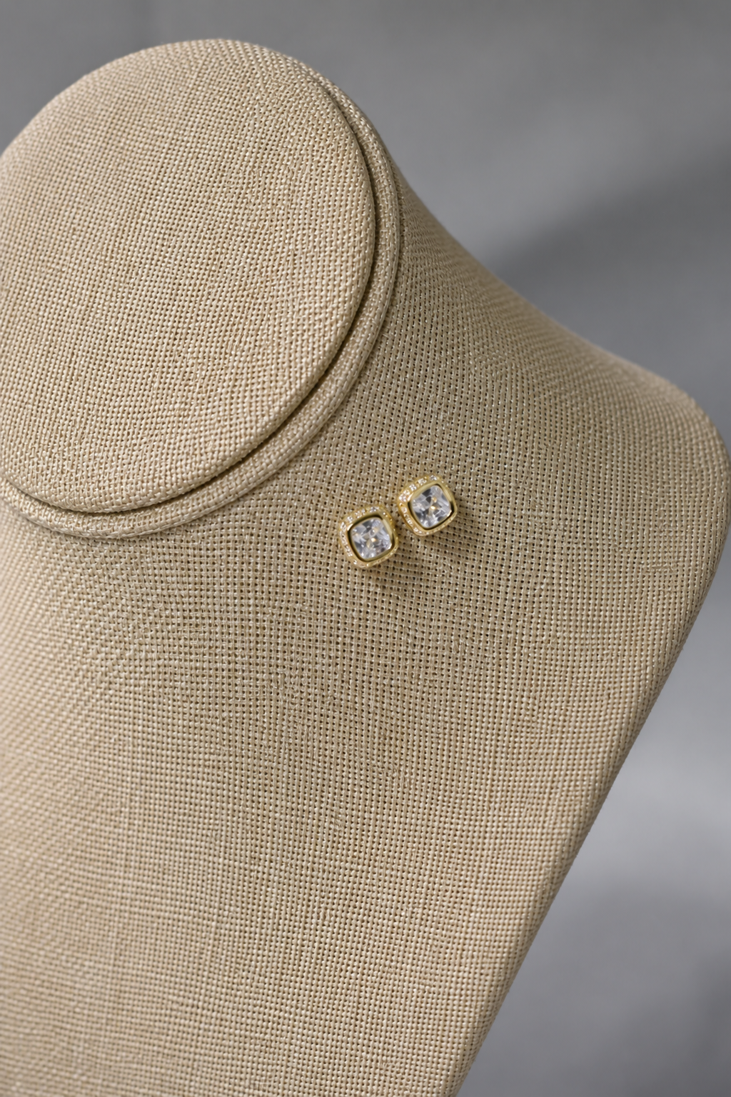 Élan Studs